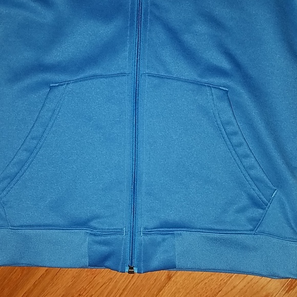 LIKE NEW Under Armour jacket - Picture 3 of 5